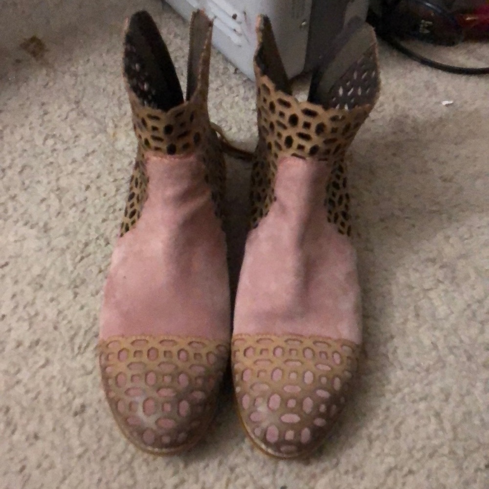 Rebel booties